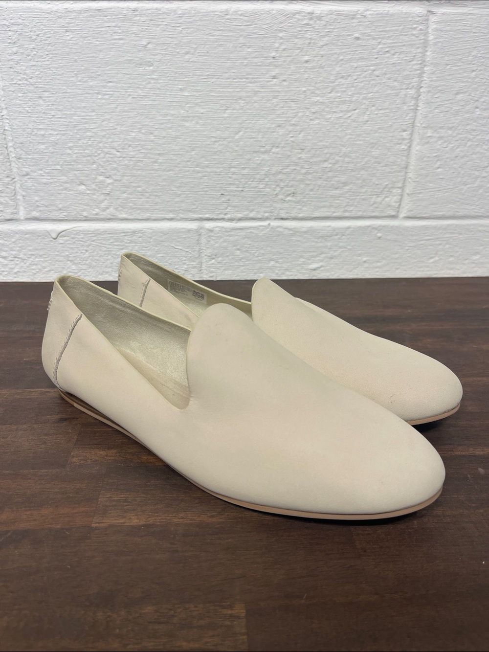Toms. Cream Woman's Slip-On Loafers Size 8.5